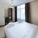 Modern Space Walking Distance From Taksim Sq